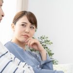 その言動NGかも！？オバサン認定される女性の特徴サムネイル